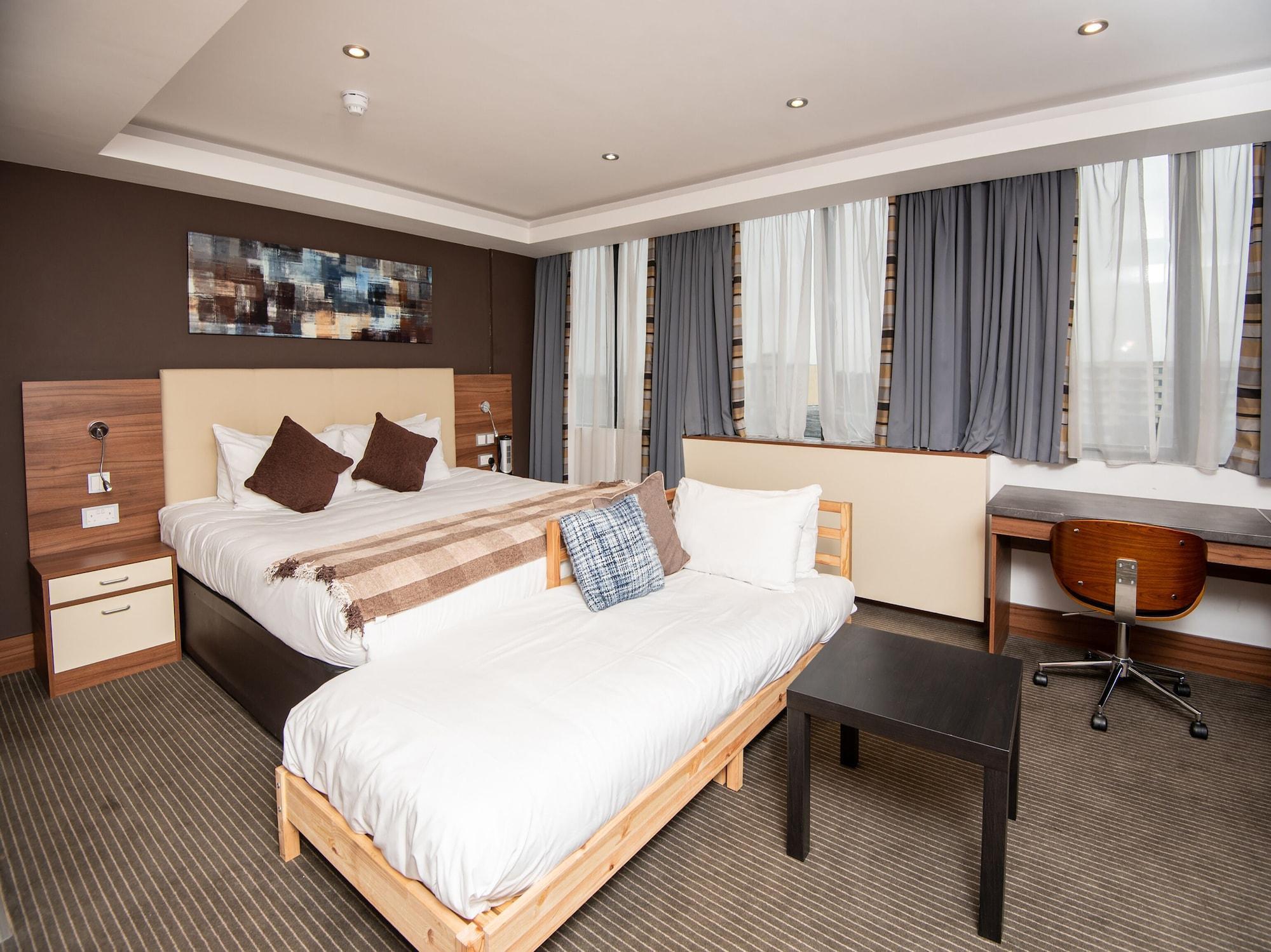 Livin' Serviced Apartments Watford  Esterno foto