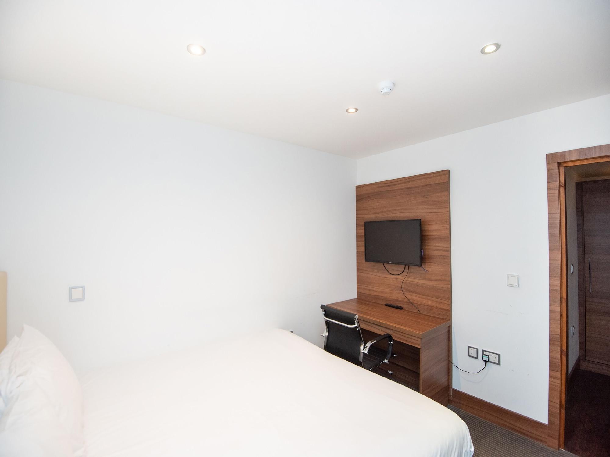 Livin' Serviced Apartments Watford  Esterno foto