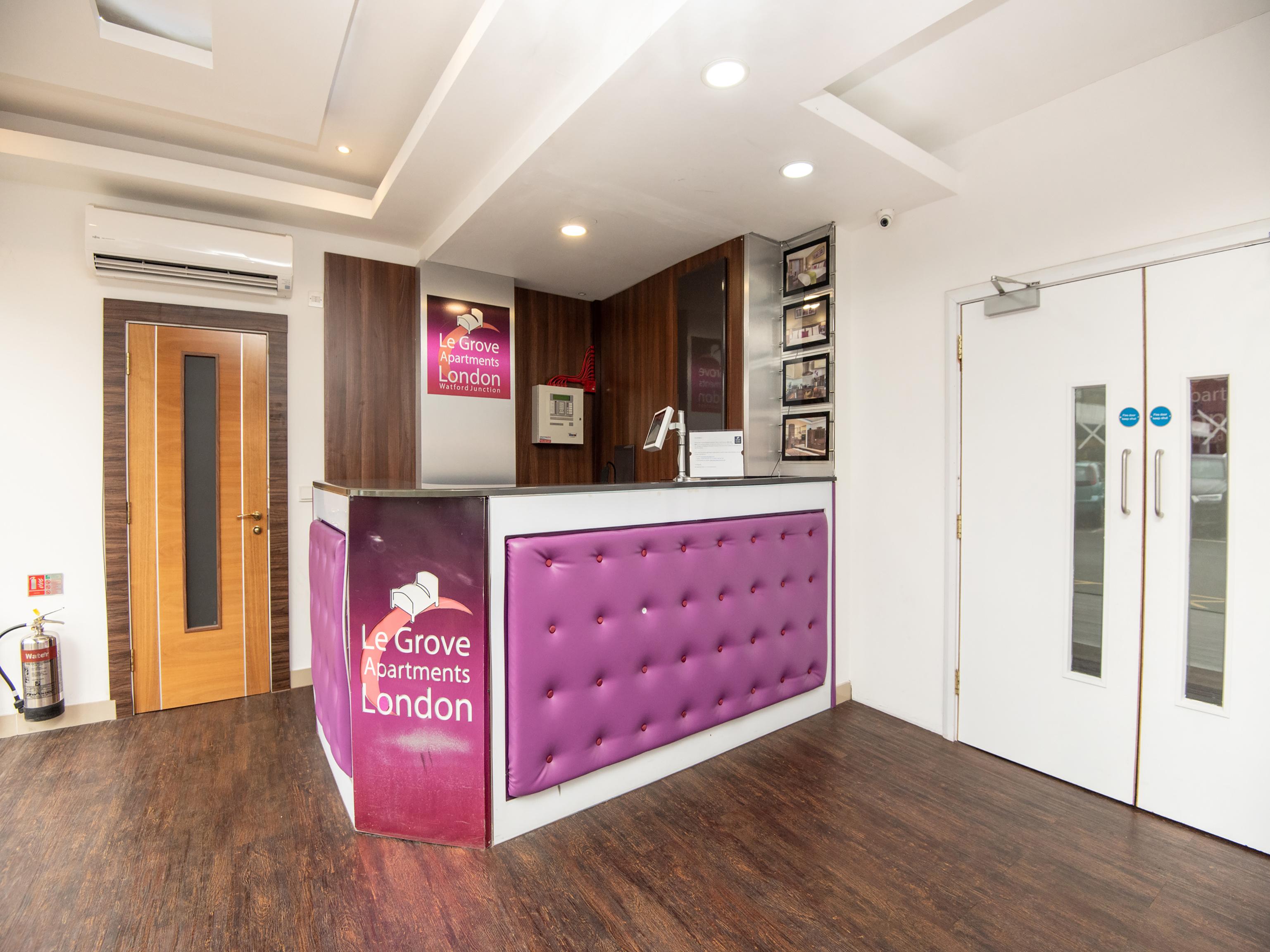 Livin' Serviced Apartments Watford  Esterno foto