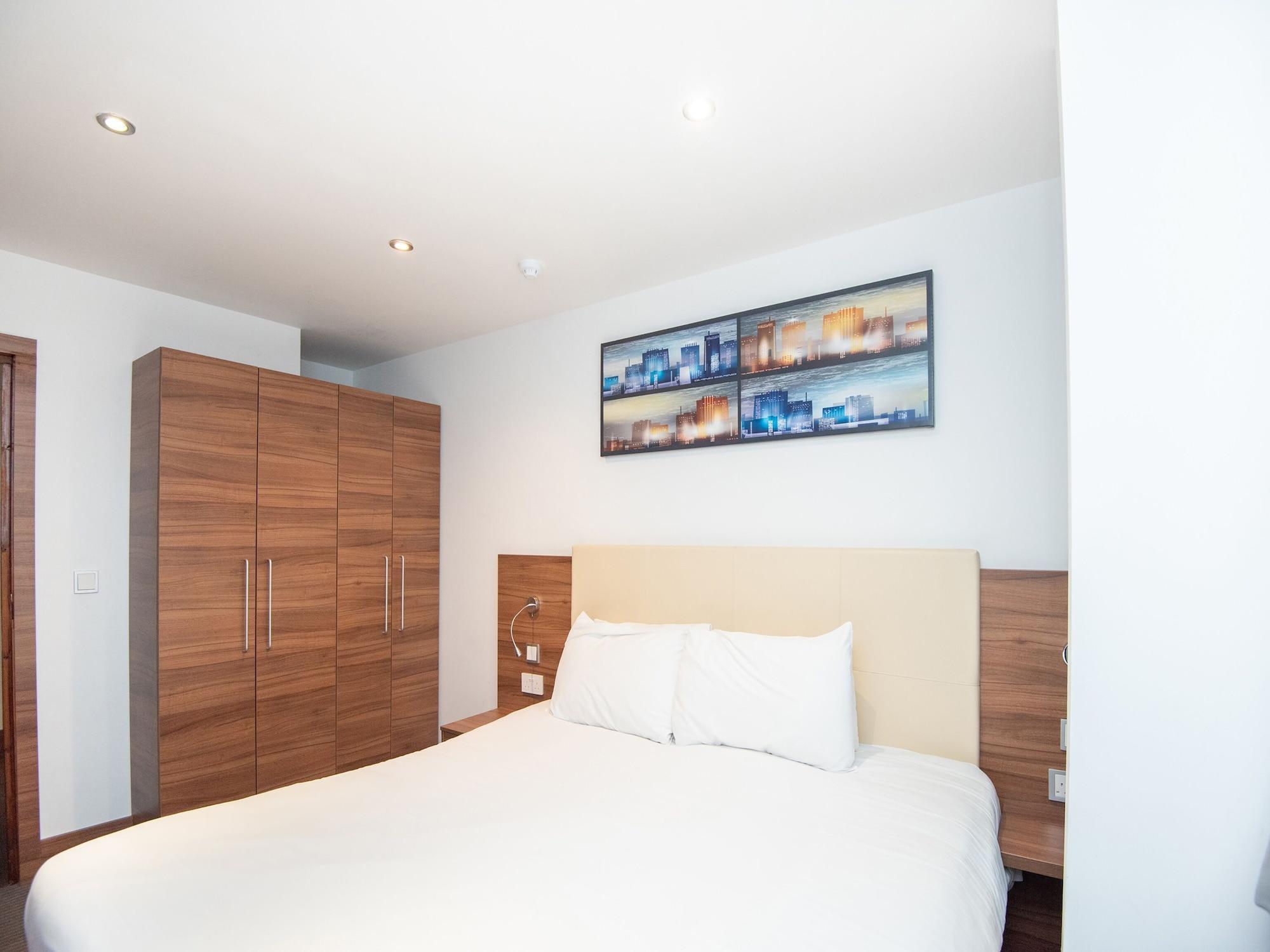 Livin' Serviced Apartments Watford  Esterno foto