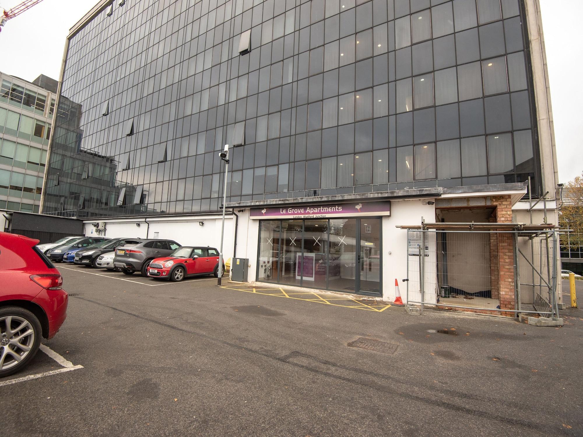 Livin' Serviced Apartments Watford  Esterno foto