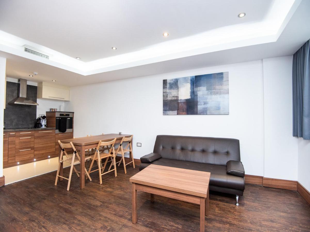Livin' Serviced Apartments Watford  Esterno foto