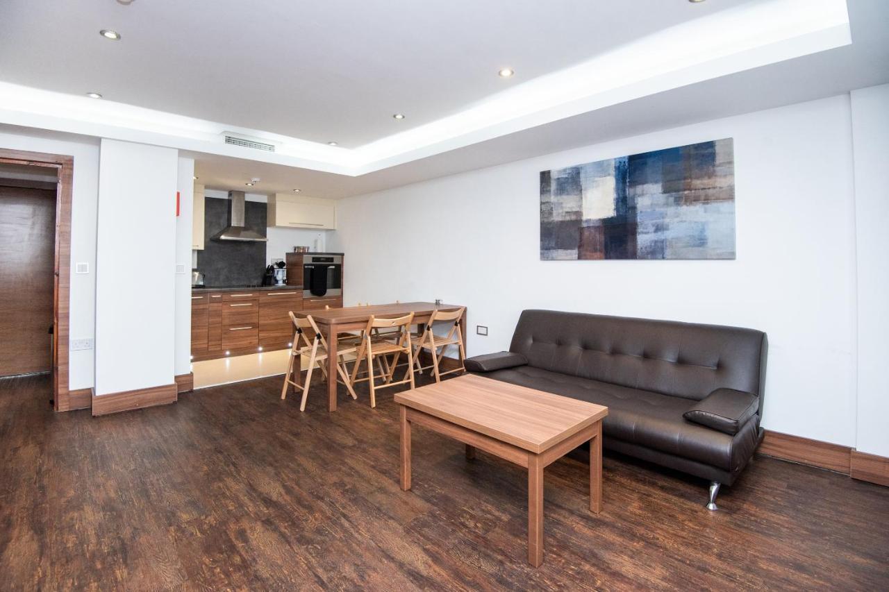 Livin' Serviced Apartments Watford  Esterno foto